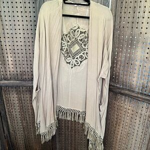 Umgee Kimono Size XL/1X Tan with fringe and cut-out design on back